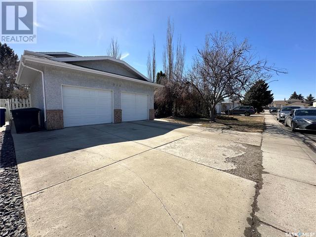218 Perehudoff Court, House detached with 3 bedrooms, 3 bathrooms and null parking in Saskatoon SK | Image 8