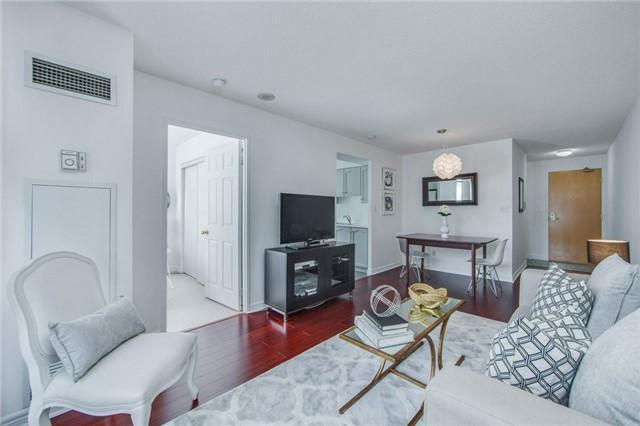 1003 - 43 Eglinton Ave, Condo with 2 bedrooms, 1 bathrooms and null parking in Toronto ON | Image 5