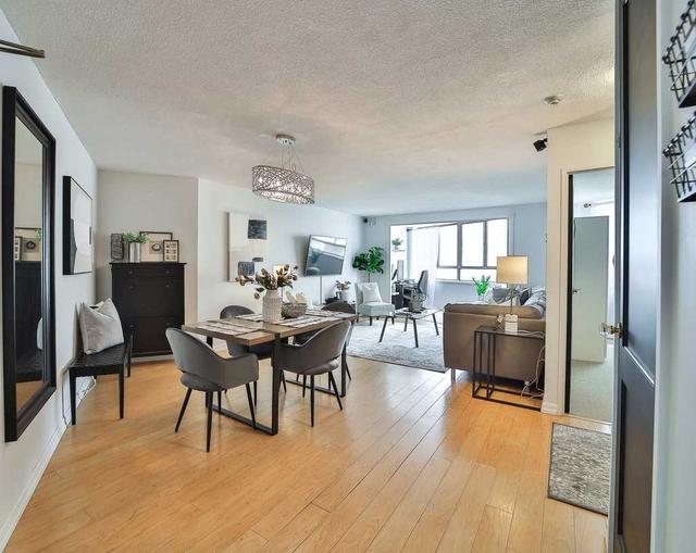 1304 - 250 Queens Quay W, Condo with 1 bedrooms, 1 bathrooms and 1 parking in Toronto ON | Image 10
