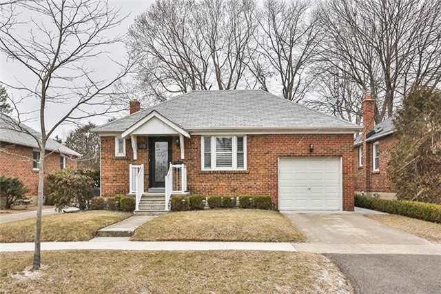 24 York View Dr, House detached with 2 bedrooms, 2 bathrooms and 3 parking in Toronto ON | Image 1
