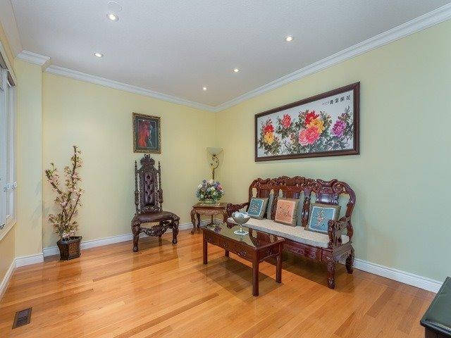 134 Mccabe Cres, House detached with 3 bedrooms, 3 bathrooms and 4 parking in Vaughan ON | Image 3