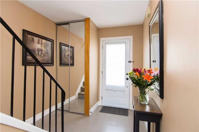 95 - 1055 Shawnmarr Rd, Townhouse with 3 bedrooms, 2 bathrooms and 2 parking in Mississauga ON | Image 2
