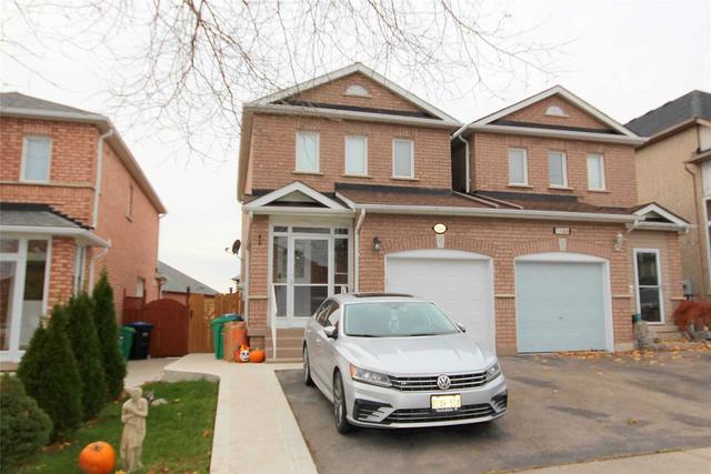 7164 Para Pl, House semidetached with 3 bedrooms, 3 bathrooms and 3 parking in Mississauga ON | Image 1