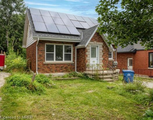34 Edinburgh Road S, House detached with 3 bedrooms, 2 bathrooms and 3 parking in Guelph ON | Image 1