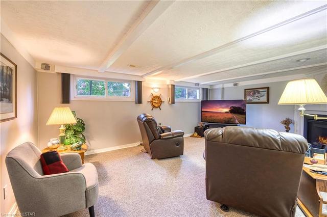 1095 Fairlane Avenue, House detached with 3 bedrooms, 2 bathrooms and 6 parking in Sarnia ON | Image 37