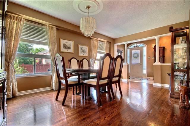 3866 Foxborough Tr, House semidetached with 3 bedrooms, 4 bathrooms and 2 parking in Mississauga ON | Image 2