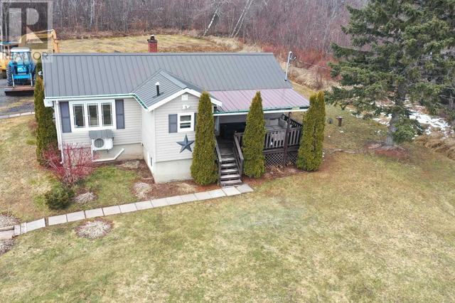 1091 Hunter Road, House detached with 2 bedrooms, 1 bathrooms and null parking in Cumberland, Subd. D NS | Image 1