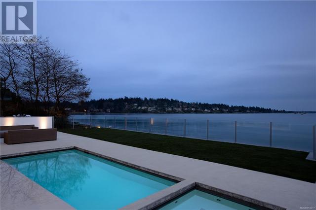 3777 Waring Pl, House detached with 4 bedrooms, 4 bathrooms and 6 parking in Saanich BC | Image 6
