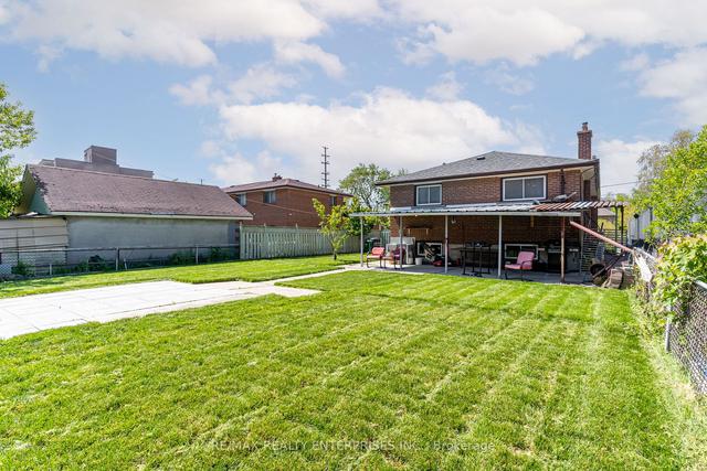 1071 Enola Ave, House detached with 3 bedrooms, 2 bathrooms and 4 parking in Mississauga ON | Image 27
