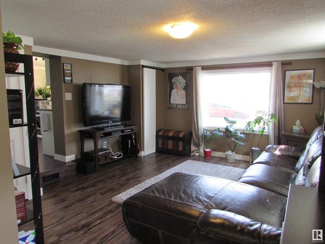 9810 101 St, House detached with 1 bedrooms, 1 bathrooms and null parking in Morinville AB | Image 20