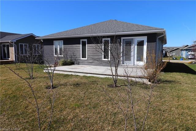 28 Huron Heights Drive, House detached with 2 bedrooms, 2 bathrooms and 3 parking in Ashfield Colborne Wawanosh ON | Image 19