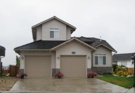 10210 72 Avenue, House detached with 6 bedrooms, 3 bathrooms and 4 parking in Grande Prairie AB | Image 2