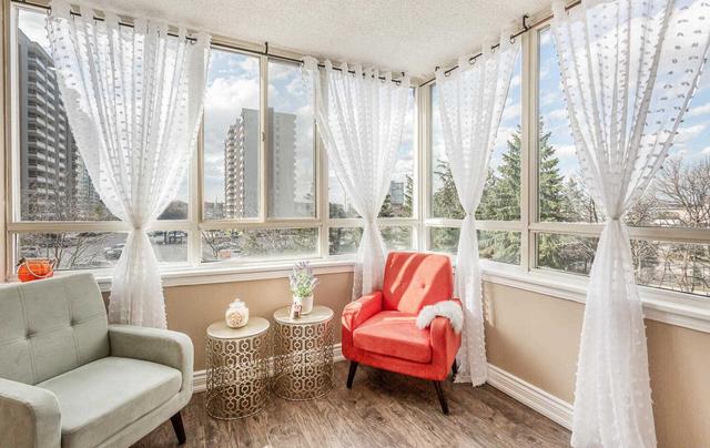 407 - 5 Lisa St, Condo with 2 bedrooms, 2 bathrooms and 1 parking in Brampton ON | Image 2