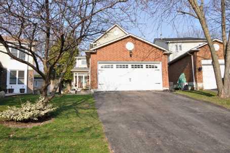 32 Frost Dr, House attached with 3 bedrooms, 4 bathrooms and 2 parking in Whitby ON | Image 1
