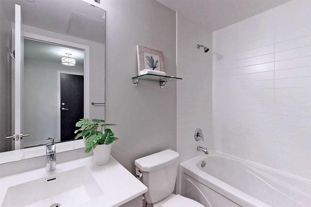 1005 - 60 Berwick Ave, Condo with 2 bedrooms, 2 bathrooms and 1 parking in Toronto ON | Image 20