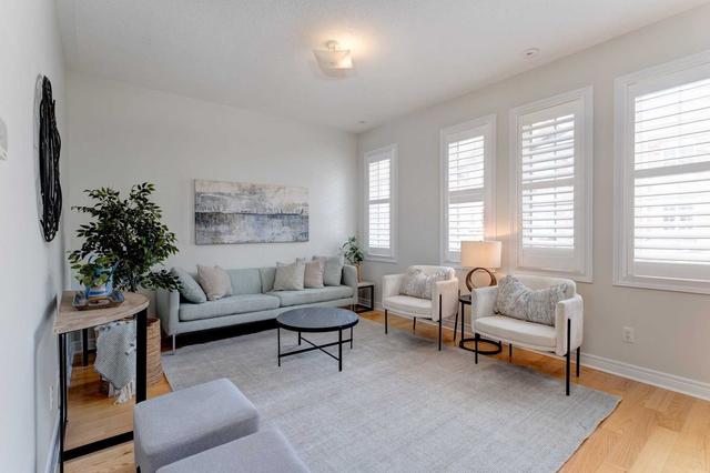 35 Philpott Gdns, Townhouse with 3 bedrooms, 3 bathrooms and 1 parking in Toronto ON | Image 1
