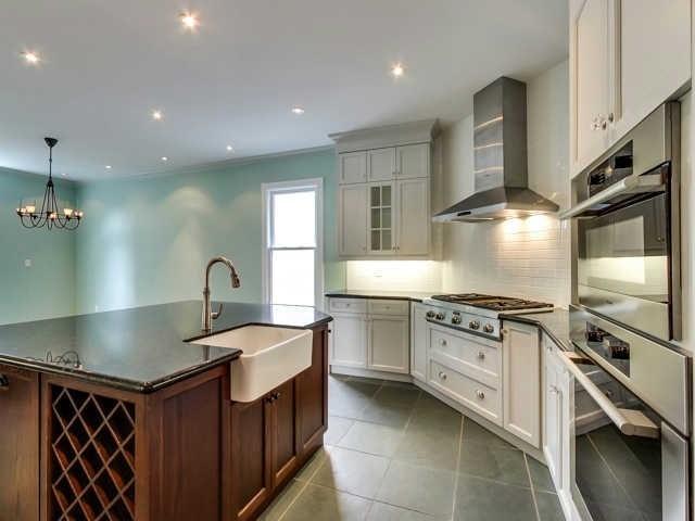2 - 151 Robert St, Condo with 2 bedrooms, 2 bathrooms and null parking in Toronto ON | Image 5