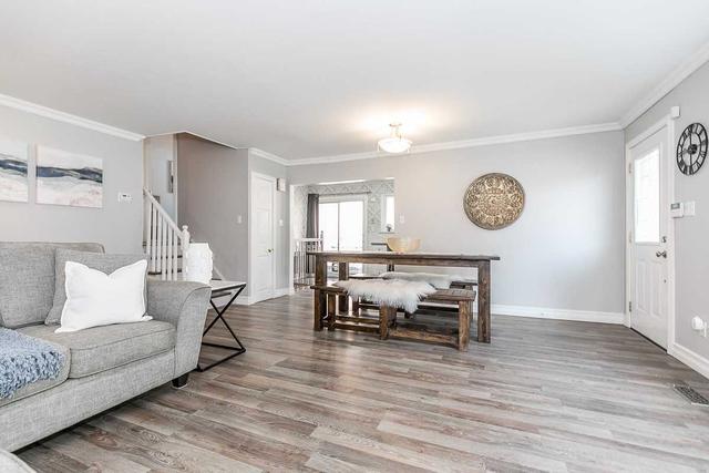 83 Watson Cres, House detached with 3 bedrooms, 2 bathrooms and 5 parking in Brampton ON | Image 4