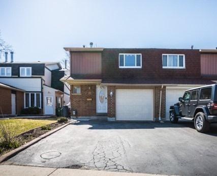 19 Sadlee Cove Cres, House attached with 3 bedrooms, 3 bathrooms and 5 parking in Toronto ON | Image 1