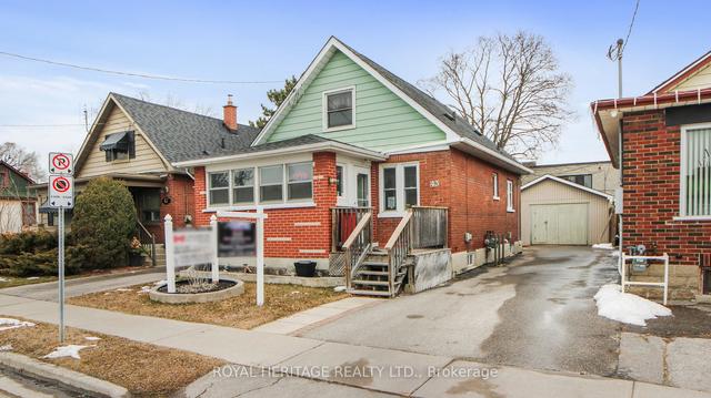 43 Gladstone Ave, House detached with 2 bedrooms, 1 bathrooms and 4 parking in Oshawa ON | Image 18