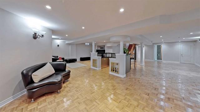5107 Heatherleigh Ave, House detached with 4 bedrooms, 5 bathrooms and 4 parking in Mississauga ON | Image 8