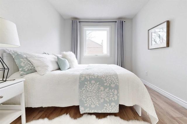 52 - 10 Cardwell Ave, Townhouse with 4 bedrooms, 4 bathrooms and 2 parking in Toronto ON | Image 11