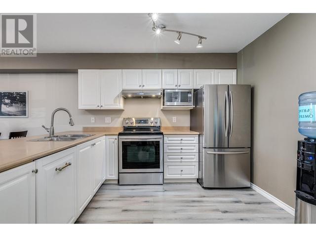 409 22230 North Avenue, Condo with 2 bedrooms, 2 bathrooms and 1 parking in Maple Ridge BC | Image 12