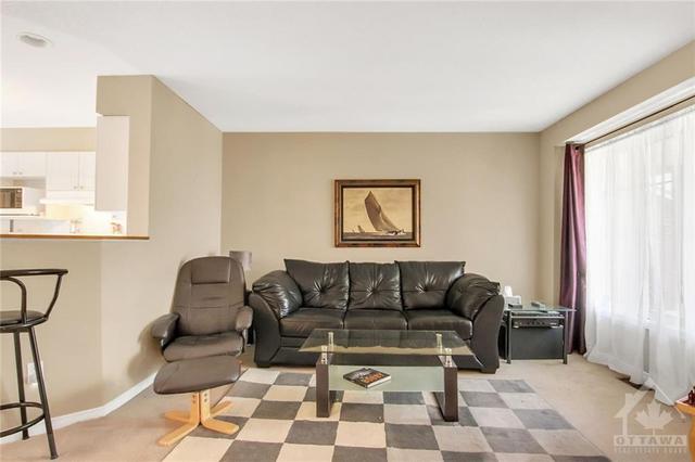 3 Kincardine Drive, Townhouse with 3 bedrooms, 2 bathrooms and 3 parking in Ottawa ON | Image 3