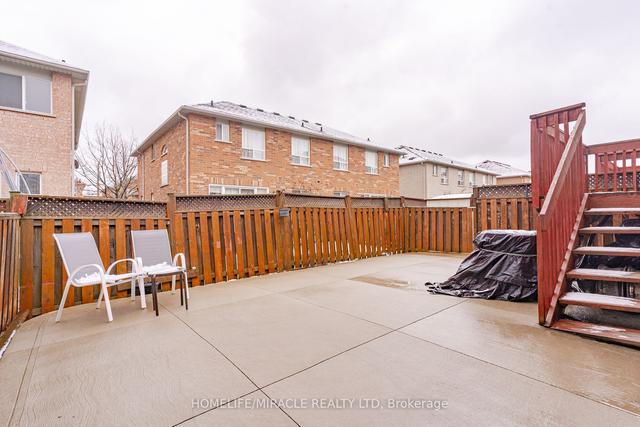 81 Starhill Cres, House semidetached with 3 bedrooms, 4 bathrooms and 3 parking in Brampton ON | Image 25