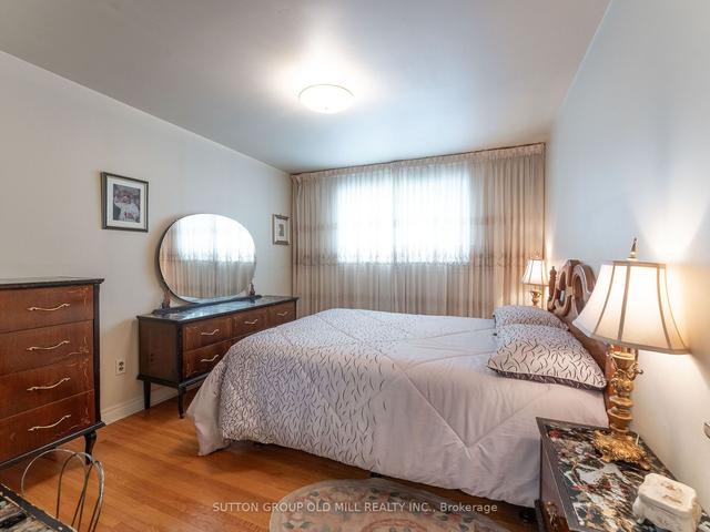 31 Demaris Ave, House semidetached with 3 bedrooms, 2 bathrooms and 3 parking in Toronto ON | Image 9