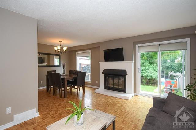 6872 Bilberry Drive, Townhouse with 3 bedrooms, 3 bathrooms and 3 parking in Ottawa ON | Image 12