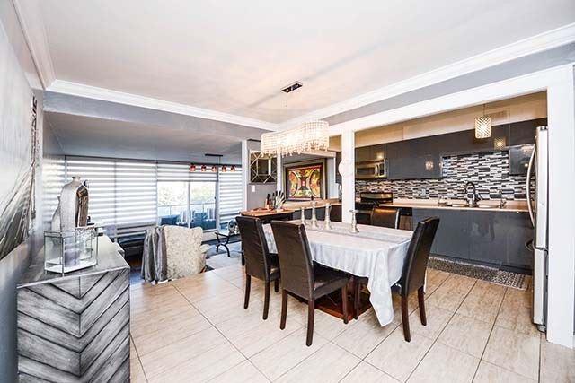 406 - 19 Four Winds Dr, Condo with 3 bedrooms, 2 bathrooms and 1 parking in Toronto ON | Image 4