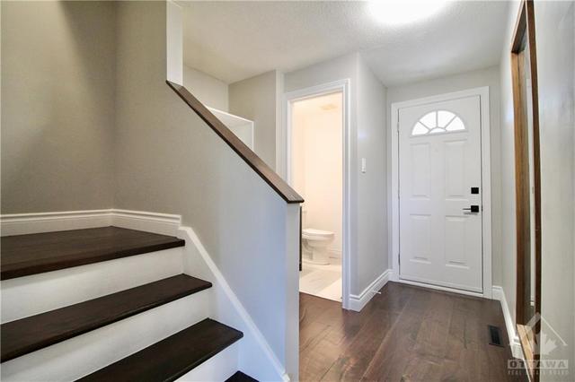 a - 907 Elmsmere Road, Townhouse with 4 bedrooms, 2 bathrooms and 1 parking in Ottawa ON | Image 3
