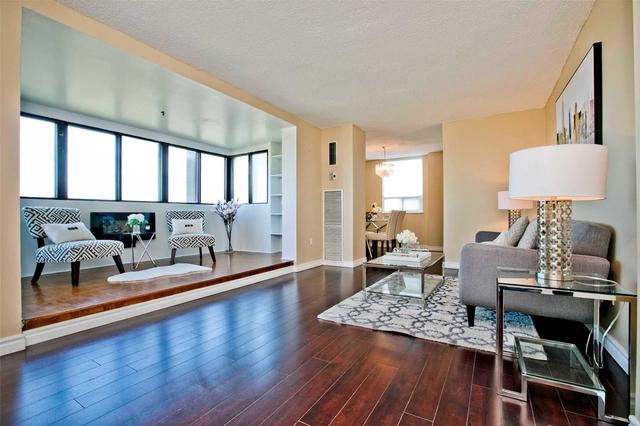 1203 - 10 Muirhead Rd, Condo with 2 bedrooms, 1 bathrooms and 1 parking in Toronto ON | Image 1