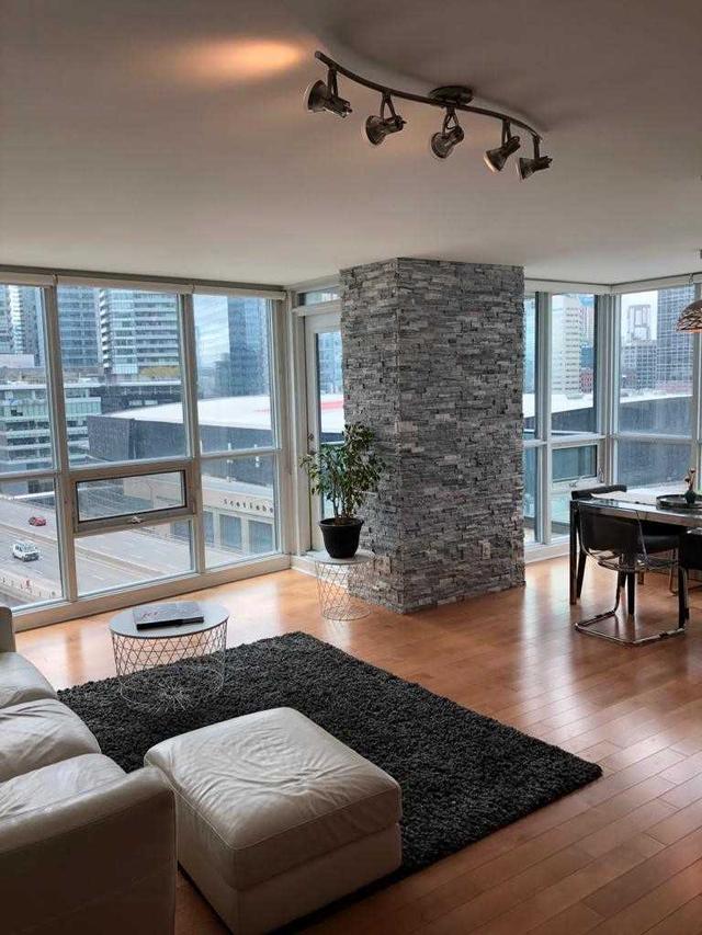 1202 - 18 Harbour St, Condo with 2 bedrooms, 2 bathrooms and 2 parking in Toronto ON | Image 26