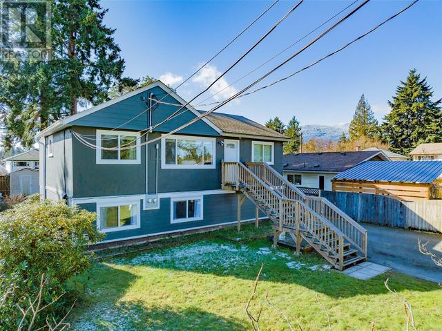 873 St. Andrews St, House detached with 5 bedrooms, 2 bathrooms and 4 parking in Nanaimo BC | Image 2
