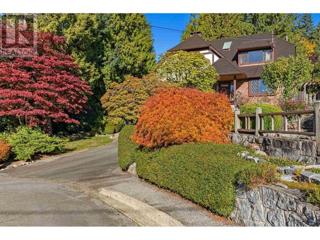 1585 Nelson Avenue, House detached with 4 bedrooms, 4 bathrooms and 5 parking in West Vancouver BC | Image 1
