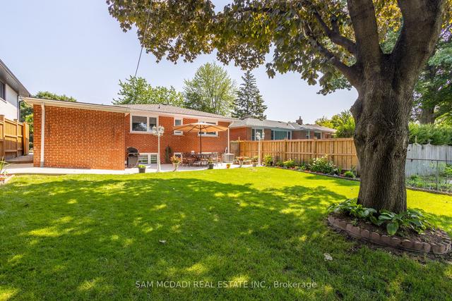 2070 Neris Crt, House detached with 3 bedrooms, 2 bathrooms and 6 parking in Mississauga ON | Image 21