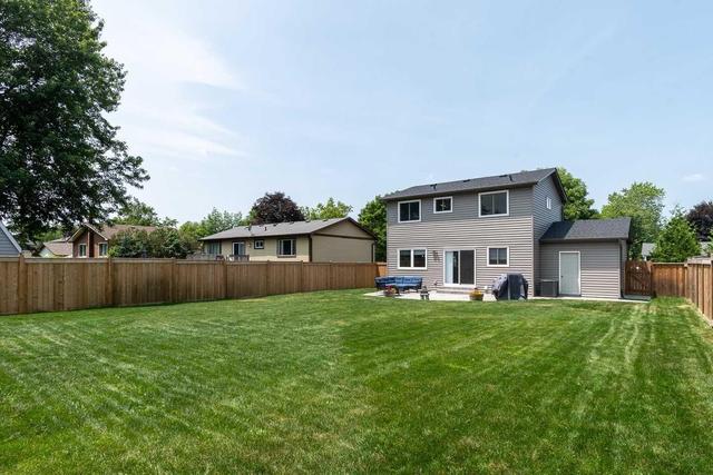 664 Elliott Cres, House detached with 4 bedrooms, 2 bathrooms and 4 parking in Milton ON | Image 19