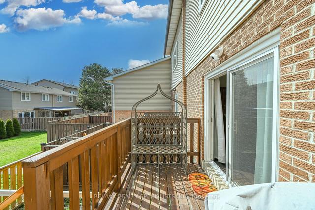 66 Carisbrook Crt, Townhouse with 3 bedrooms, 2 bathrooms and 2 parking in Brampton ON | Image 31