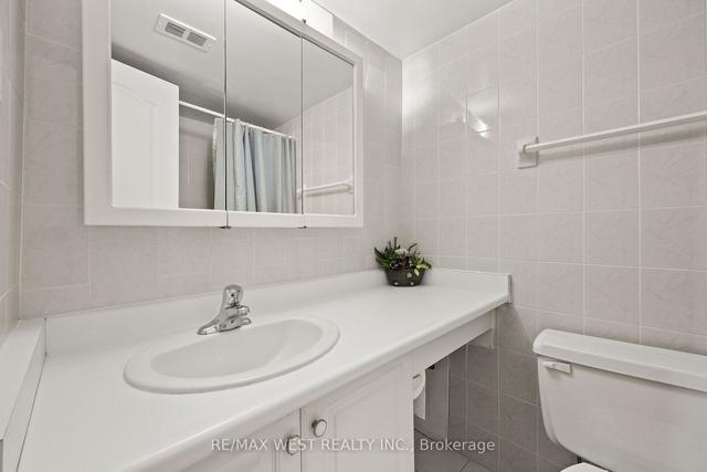 1410 - 61 Richview Rd, Condo with 2 bedrooms, 2 bathrooms and 1 parking in Toronto ON | Image 11
