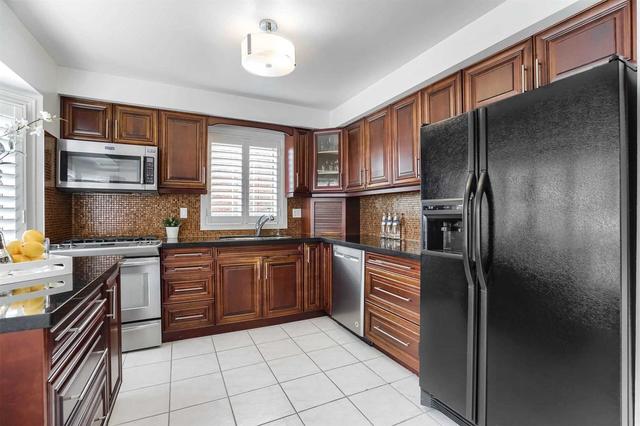 436 Laurentian Ave, House detached with 3 bedrooms, 4 bathrooms and 4 parking in Mississauga ON | Image 7