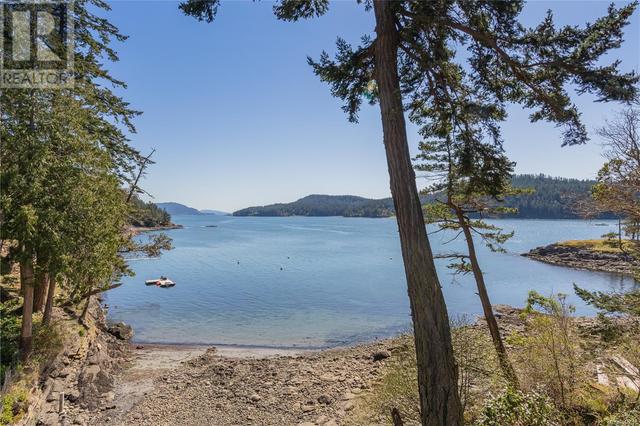 630 Dinner Bay Rd, House detached with 12 bedrooms, 16 bathrooms and 12 parking in Southern Gulf Islands BC | Image 13
