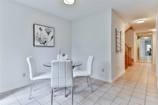 938 Binscarth Dr, House detached with 4 bedrooms, 3 bathrooms and 6 parking in Mississauga ON | Image 3
