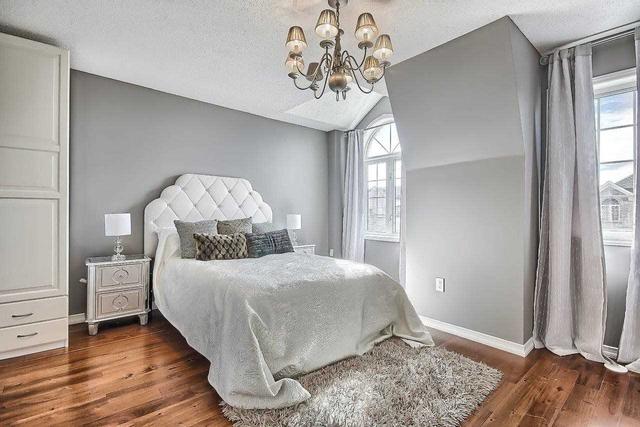 4 Guillet St, House attached with 3 bedrooms, 5 bathrooms and 2 parking in Toronto ON | Image 17