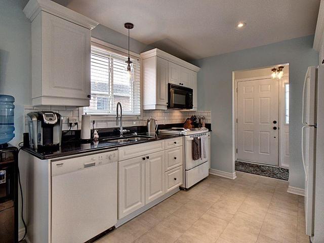 212 Keefer Road, House detached with 4 bedrooms, 2 bathrooms and 5 parking in Thorold ON | Image 8