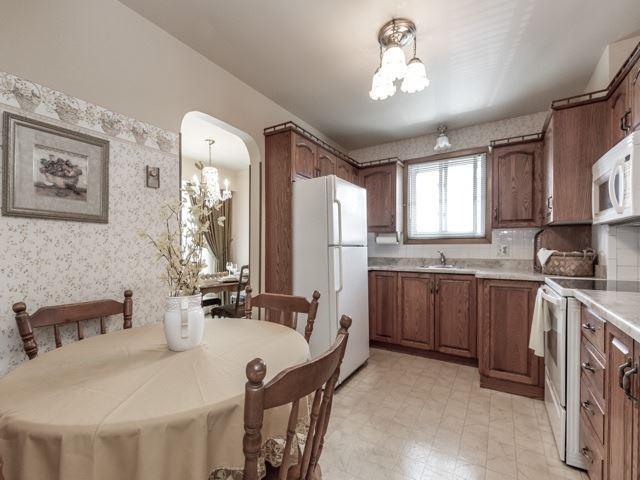 124 Parkway Ave, House detached with 3 bedrooms, 2 bathrooms and 5 parking in Clarington ON | Image 7