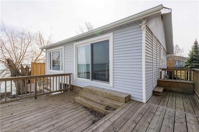 18 1/2 Lakeshore Road, House detached with 2 bedrooms, 1 bathrooms and 6 parking in Hamilton ON | Image 4