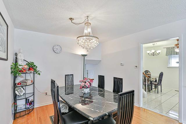 4 Knockbolt Cres, House detached with 4 bedrooms, 4 bathrooms and 5 parking in Toronto ON | Image 2
