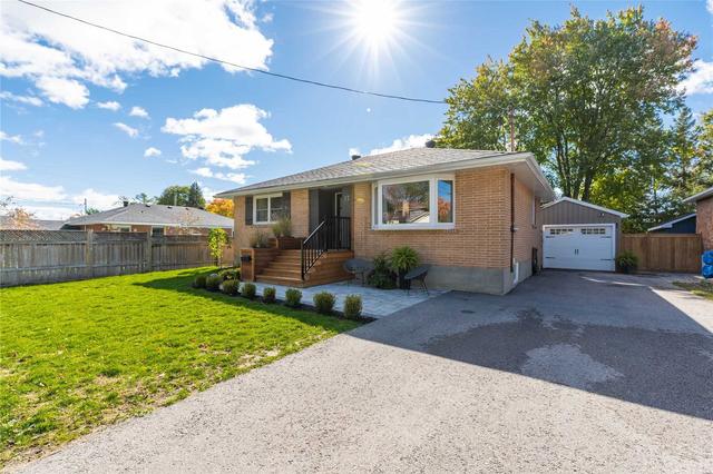 17 Mountbatten Rd, House detached with 3 bedrooms, 2 bathrooms and 5 parking in Barrie ON | Image 12